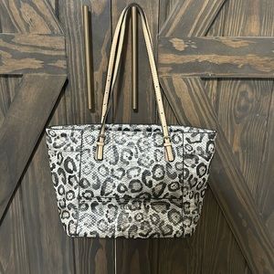 Guess Tote purse